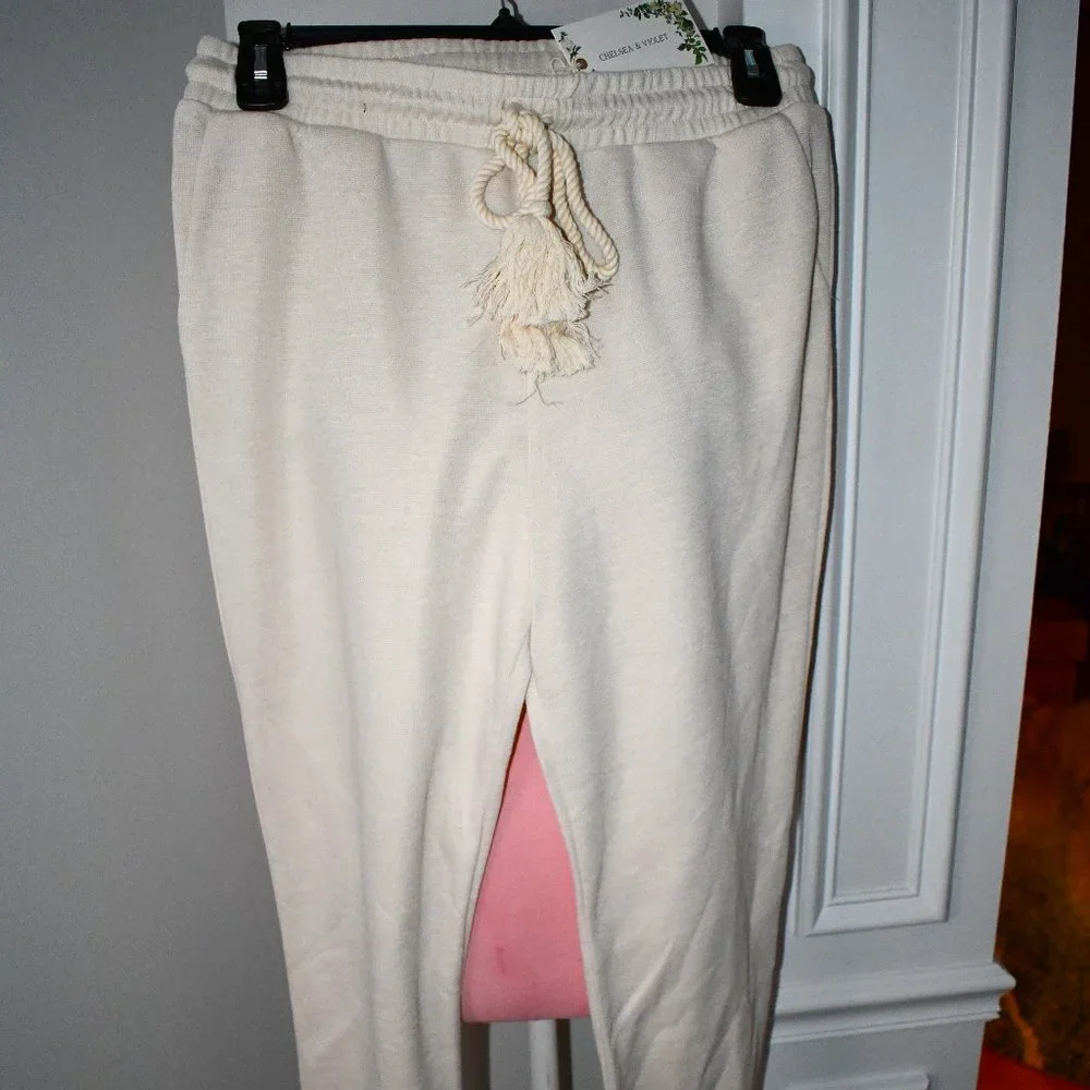 Chelsea & Violet Tassel Tie Slant Pocket Knit Joggers Tapioca Size: LG #2961800